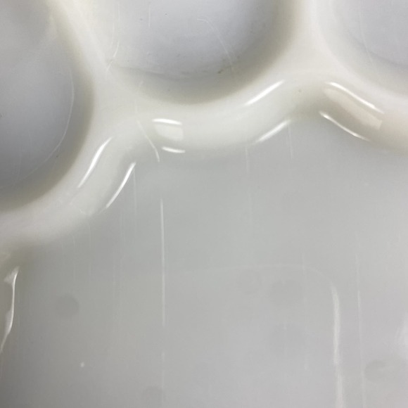 Golden Shell Deviled Egg Server Plate Anchor Hocking Milk Glass Gold Trim - Picture 9 of 10